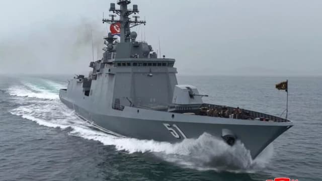 Korea Utara Menguji Kapal Perusak Choe Hyon Baru Korea Utara Menguji Kapal Perusak Choe Hyon Baru