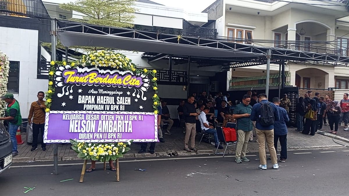 Menkop Ferry Bersaksi Haerul Saleh Orang Baik: Suka Membantu Menkop Ferry Bersaksi Haerul Saleh Orang Baik: Suka Membantu