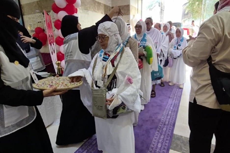 Tiga Kloter Jemaah Haji Tiba di Jeddah, Petugas Sektor 3 Makkah Dipecah untuk Cegah Penumpukan Tiga Kloter Jemaah Haji Tiba di Jeddah, Petugas Sektor 3 Makkah Dipecah untuk Cegah Penumpukan
