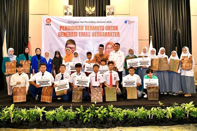 Dorong Pendidikan Bermutu, PKS Salurkan Bantuan dan Apresiasi Guru Inspiratif Dorong Pendidikan Bermutu, PKS Salurkan Bantuan dan Apresiasi Guru Inspiratif