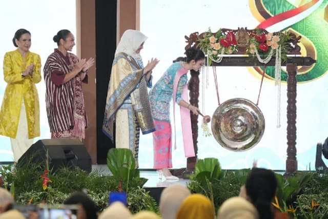 HUT ke-80 Persit KCK Meriah, Selvi Gibran Buka Expo 'Persit Bisa' di Balai Kartini HUT ke-80 Persit KCK Meriah, Selvi Gibran Buka Expo 'Persit Bisa' di Balai Kartini