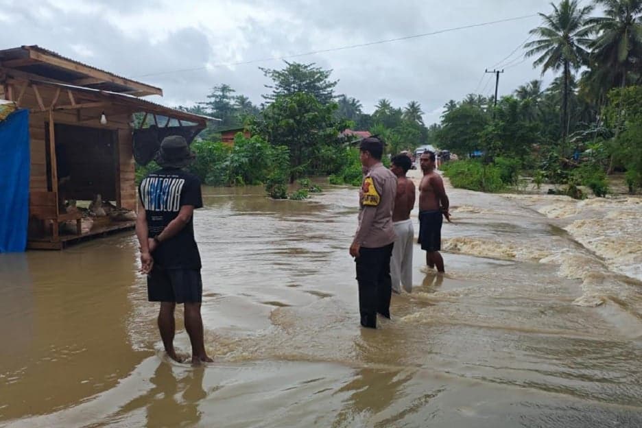 Banjir Landa Kabupaten Buton Utara, Empat Desa Terdampak Banjir Landa Kabupaten Buton Utara, Empat Desa Terdampak