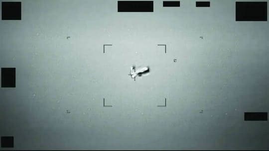 Pentagon Rilis Dokumen Rahasia UFO Pentagon Rilis Dokumen Rahasia UFO