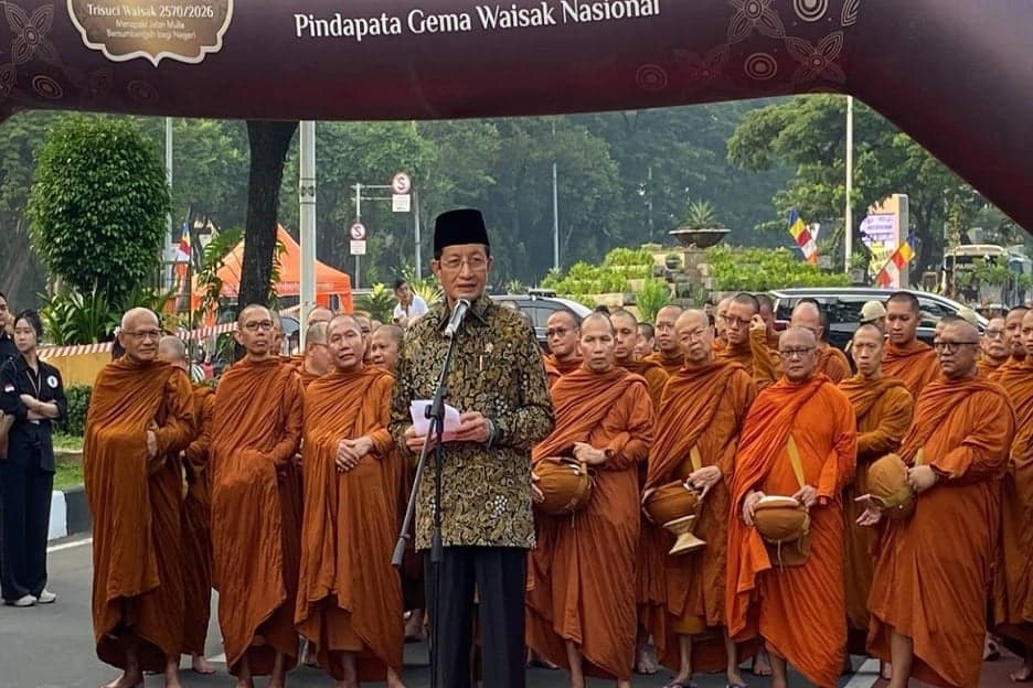 Hadiri Gema Waisak Pindapata Nasional, Menag: Kita Belajar Kesederhanaan dan Kebijaksanaan Hadiri Gema Waisak Pindapata Nasional, Menag: Kita Belajar Kesederhanaan dan Kebijaksanaan