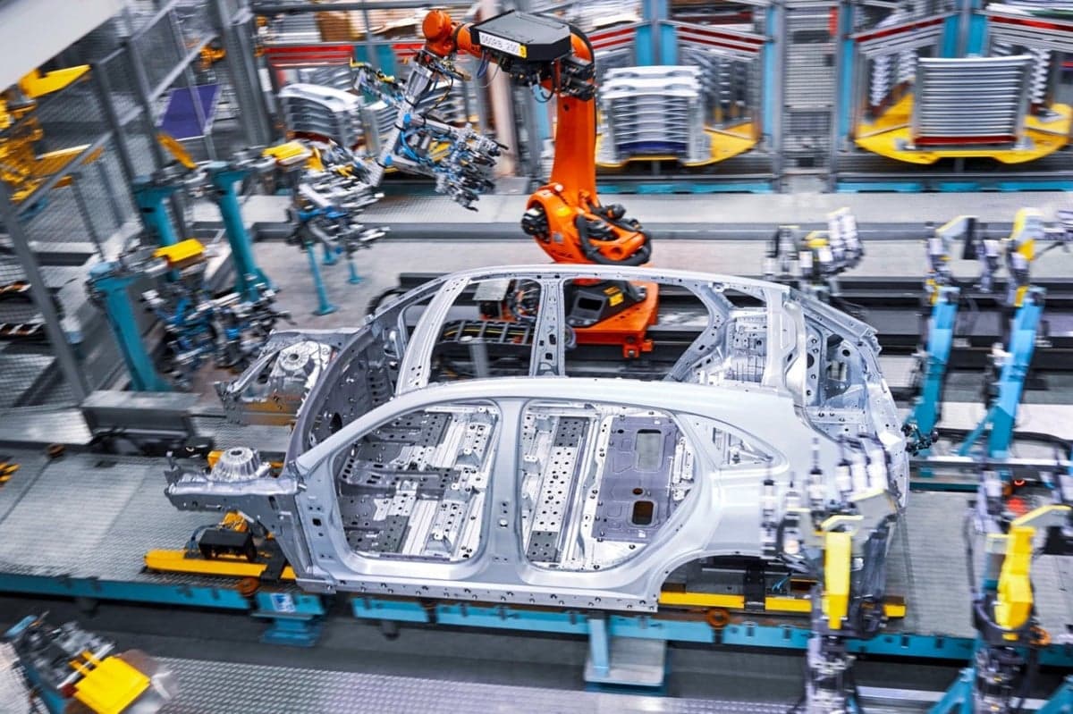 Harga BBM Melambung Tinggi, Mercedes-Benz Meningkatkan Produksi GLC Listrik Harga BBM Melambung Tinggi, Mercedes-Benz Meningkatkan Produksi GLC Listrik