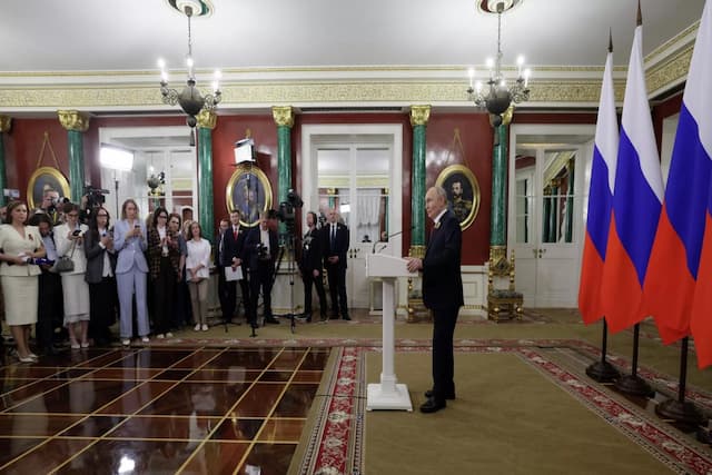Putin Sebut Tak Ada Bukti Iran Ingin Membuat Bom Nuklir, lalu Apa Tujuan Perang AS? Putin Sebut Tak Ada Bukti Iran Ingin Membuat Bom Nuklir, lalu Apa Tujuan Perang AS?