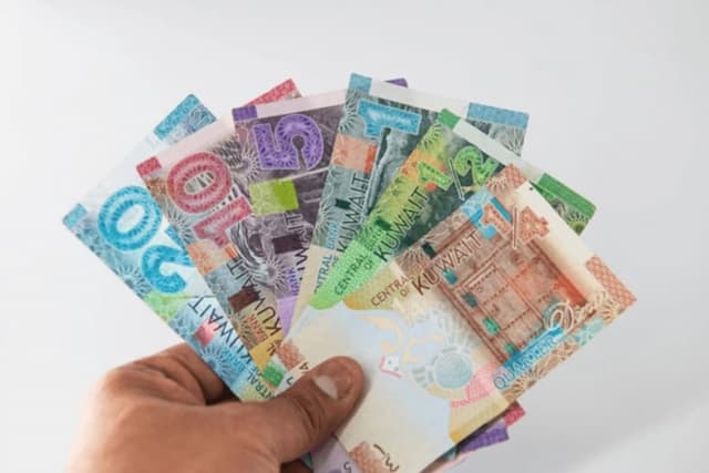 Mengapa Mata Uang Kuwait Terkuat di Dunia, Sedangkan Rupiah RI Terpuruk Rp17.377 Per Dolar? Mengapa Mata Uang Kuwait Terkuat di Dunia, Sedangkan Rupiah RI Terpuruk Rp17.377 Per Dolar?