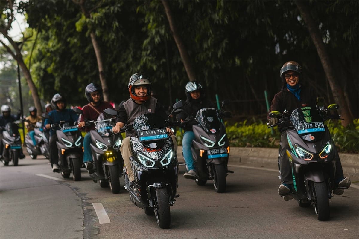 50.000 Pengguna! Ini Rahasia Polytron Kuasai Pasar Motor Listrik Indonesia Tahun 2026 50.000 Pengguna! Ini Rahasia Polytron Kuasai Pasar Motor Listrik Indonesia Tahun 2026