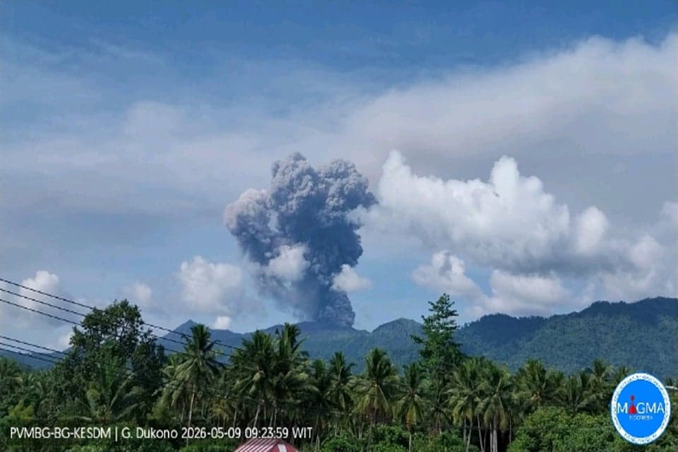 Gunung Dukono Meletus 2 Kali Pagi Ini, Tinggi Kolom Abu Capai 2.700 Meter Gunung Dukono Meletus 2 Kali Pagi Ini, Tinggi Kolom Abu Capai 2.700 Meter