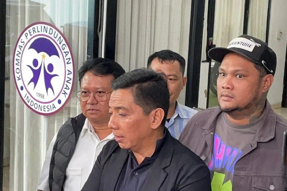 Virgoun Jalani Operasi Laser, Ada Benjolan di Pita Suara Virgoun Jalani Operasi Laser, Ada Benjolan di Pita Suara