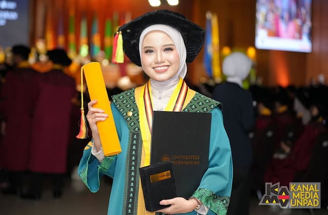 Kisah Launa Silky, Wisudawan Terbaik Magister Unpad dengan Deretan Publikasi Jurnal Q1 Kisah Launa Silky, Wisudawan Terbaik Magister Unpad dengan Deretan Publikasi Jurnal Q1