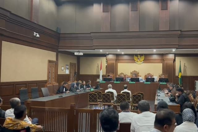 Dua Terdakwa Kasus Tata Kelola Minyak Mentah Divonis 6 Tahun Penjara Dua Terdakwa Kasus Tata Kelola Minyak Mentah Divonis 6 Tahun Penjara