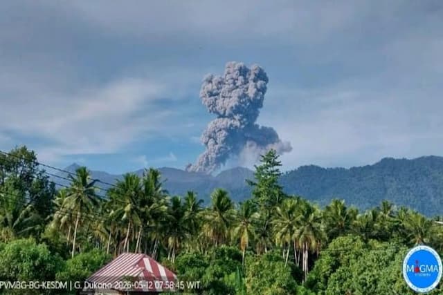 Gunung Dukono Erupsi Pagi Ini, Tinggi Abu Vulkanik 1.500 Meter Gunung Dukono Erupsi Pagi Ini, Tinggi Abu Vulkanik 1.500 Meter