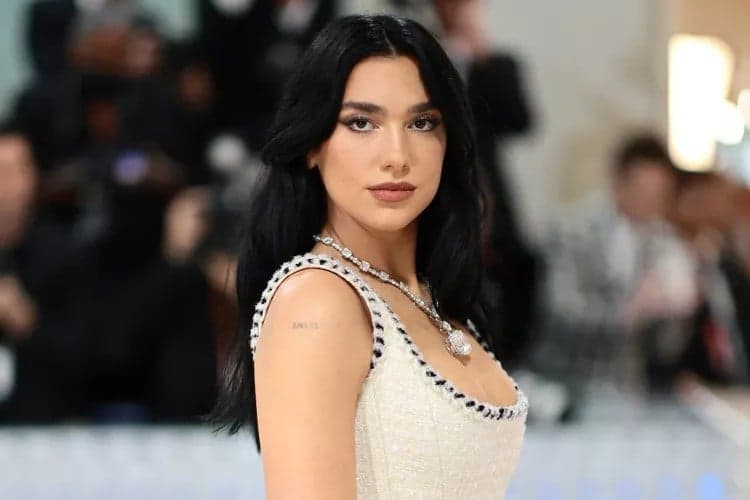 Samsung Off Side Asal Comot Gambar Dua Lipa Tanpa Izin Samsung Off Side Asal Comot Gambar Dua Lipa Tanpa Izin