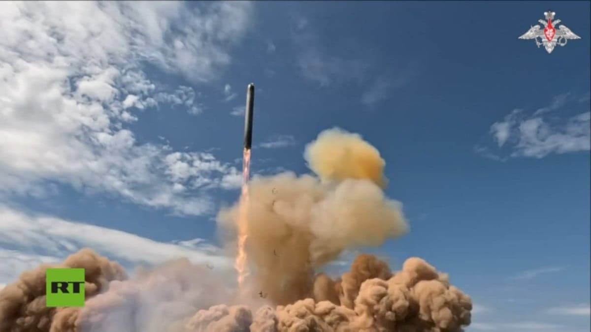 Rusia Uji Tembak Rudal Antarbenua RS-28 Sarmat, Ini 3 Kelebihannya Rusia Uji Tembak Rudal Antarbenua RS-28 Sarmat, Ini 3 Kelebihannya