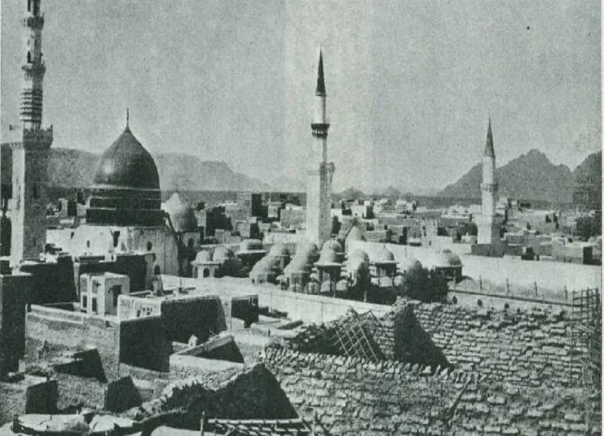 Kisah Utsman bin Affan Merobohkan Masjid Nabawi, Bangun Ulang Menjadi Megah Kisah Utsman bin Affan Merobohkan Masjid Nabawi, Bangun Ulang Menjadi Megah