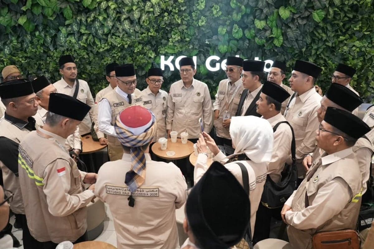 Menhaj Gus Irfan Lepas Keberangkatan Musyrif Diny yang Dipimpin Kiai Cholil Nafis Menhaj Gus Irfan Lepas Keberangkatan Musyrif Diny yang Dipimpin Kiai Cholil Nafis