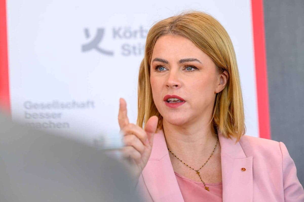 Pemerintah Negara Anggota NATO Runtuh setelah Insiden Drone Kamikaze Ukraina Pemerintah Negara Anggota NATO Runtuh setelah Insiden Drone Kamikaze Ukraina