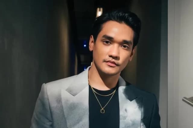 Viral Ibu-Ibu Bawa Sound dan Mic Sendiri di Konser Afgan, Ricuh saat Diamankan Petugas Viral Ibu-Ibu Bawa Sound dan Mic Sendiri di Konser Afgan, Ricuh saat Diamankan Petugas