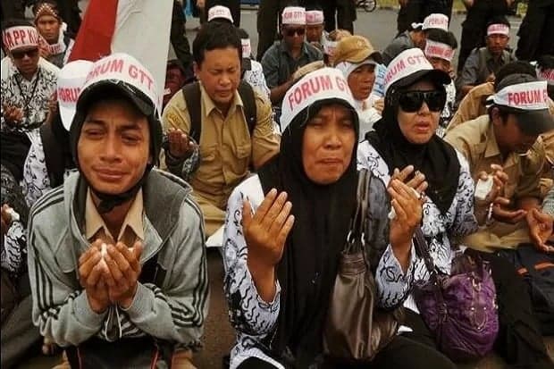 DPR Minta Pemerintah Prioritaskan Guru Honorer dalam Seleksi PPPK DPR Minta Pemerintah Prioritaskan Guru Honorer dalam Seleksi PPPK