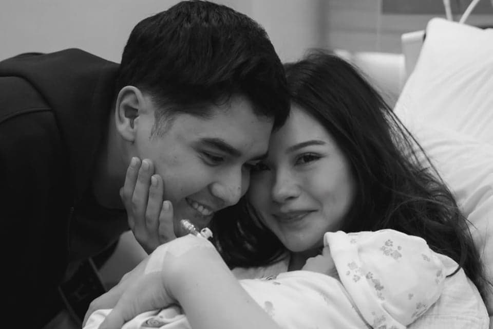 Unggahan Alyssa Daguise Usai Melahirkan Viral, Netizen Ramai Beri Dukungan Unggahan Alyssa Daguise Usai Melahirkan Viral, Netizen Ramai Beri Dukungan