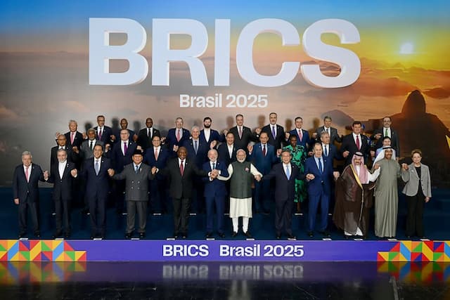 Iran Desak BRICS Hancurkan Kekebalan AS, Sinyal Pergesaran Blok Ekonomi ke Aliansi Militer? Iran Desak BRICS Hancurkan Kekebalan AS, Sinyal Pergesaran Blok Ekonomi ke Aliansi Militer?