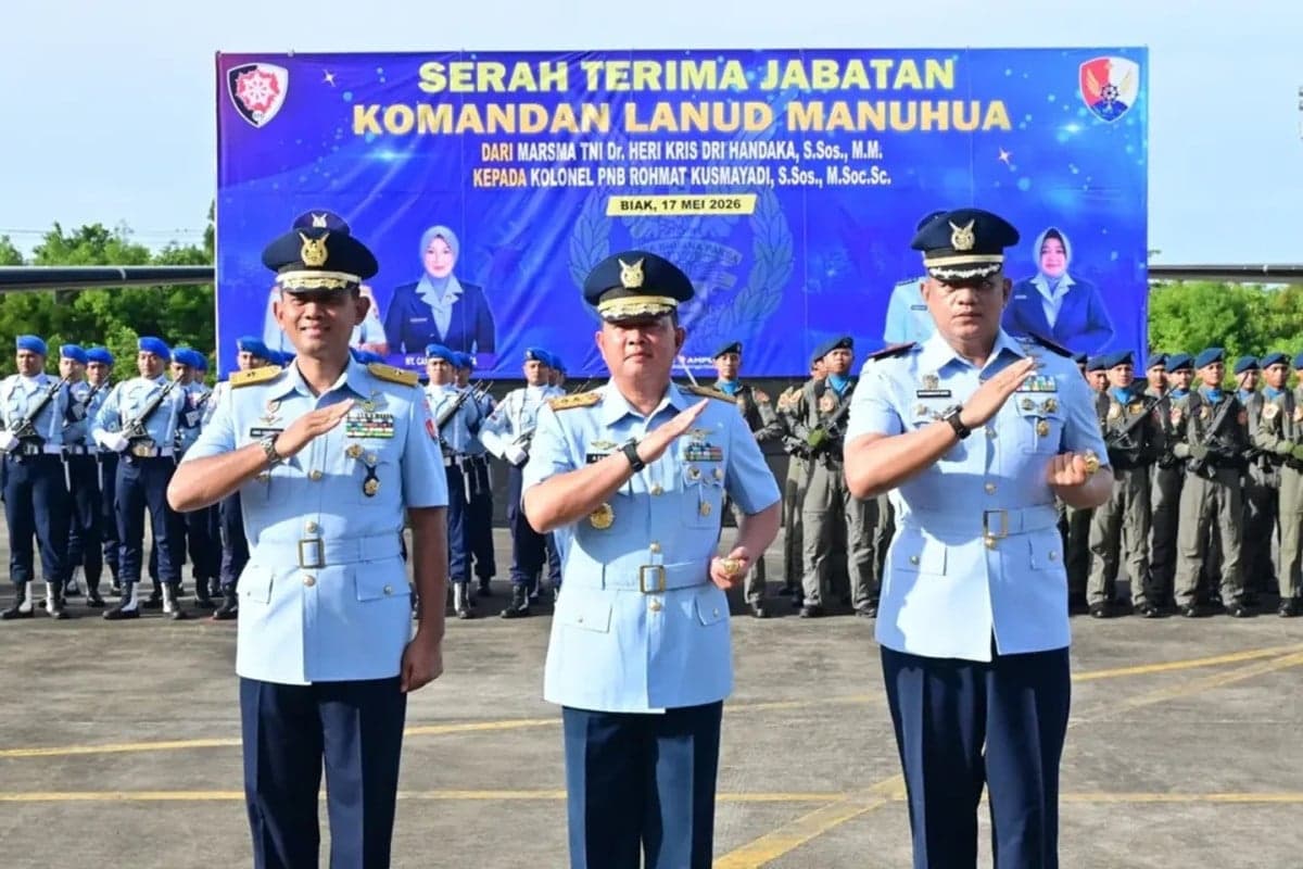 Tongkat Komando Lanud Manuhua Biak Beralih ke Kolonel Rohmat Kusmayadi Tongkat Komando Lanud Manuhua Biak Beralih ke Kolonel Rohmat Kusmayadi