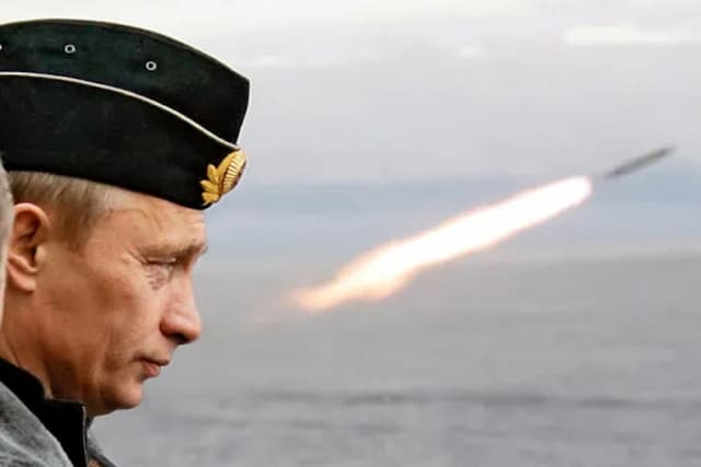 Kremlin Bilang Rusia Tak Dapat Diancam Berkat Senjata Nuklir Kremlin Bilang Rusia Tak Dapat Diancam Berkat Senjata Nuklir