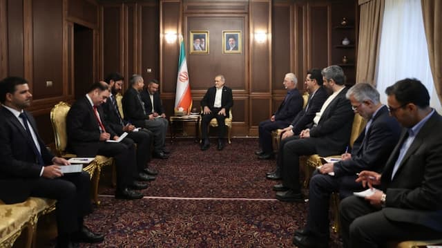 Presiden Iran Tuding AS dan Israel Gunakan Berbagai Proyek untuk Mengadu Domba Umat Muslim Presiden Iran Tuding AS dan Israel Gunakan Berbagai Proyek untuk Mengadu Domba Umat Muslim