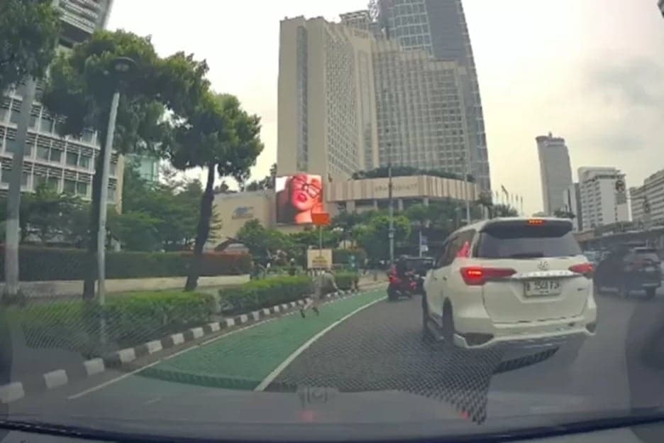Penjambret WNA Italia di Bundaran HI Jakpus Ditangkap Penjambret WNA Italia di Bundaran HI Jakpus Ditangkap