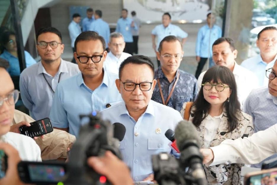 5 WNI Ditangkap Israel, Dudung Minta Kemlu Segera Lakukan Diplomasi 5 WNI Ditangkap Israel, Dudung Minta Kemlu Segera Lakukan Diplomasi