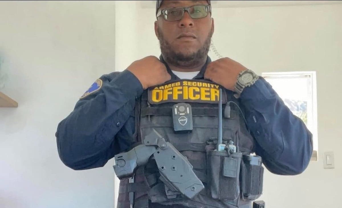 Ini Kisah Heroik Satpam Masjid San Diego Korbankan Nyawa untuk Melindungi Orang Lain Ini Kisah Heroik Satpam Masjid San Diego Korbankan Nyawa untuk Melindungi Orang Lain