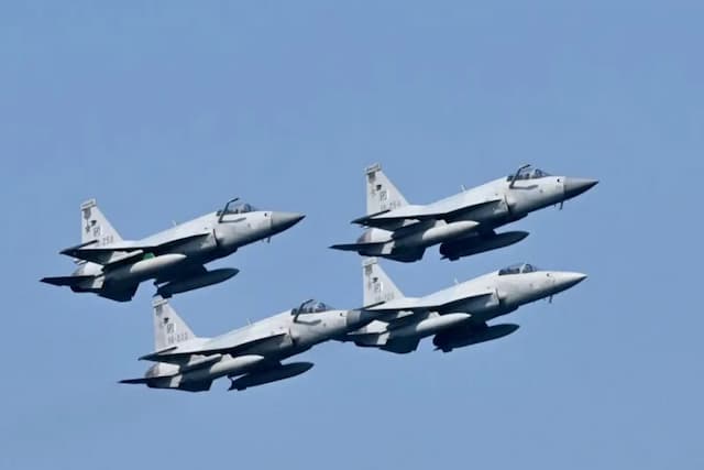 AS-Iran di Ambang Perang Lagi, Pakistan Kerahkan 8.000 Tentara dan 1 Skuadron Jet ke Arab Saudi AS-Iran di Ambang Perang Lagi, Pakistan Kerahkan 8.000 Tentara dan 1 Skuadron Jet ke Arab Saudi