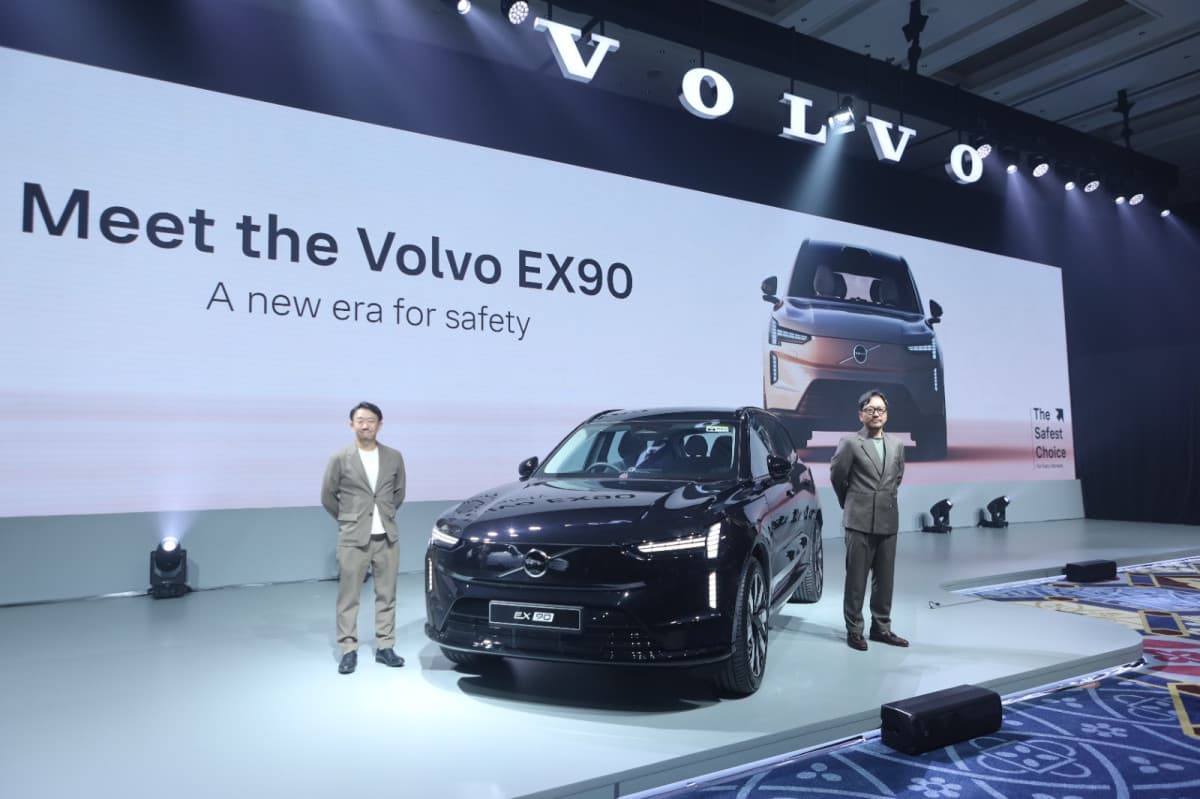 Lebih Murah dari BMW, Volvo EX90 Resmi Masuk RI Bawa Baterai Raksasa 111 kWh Lebih Murah dari BMW, Volvo EX90 Resmi Masuk RI Bawa Baterai Raksasa 111 kWh