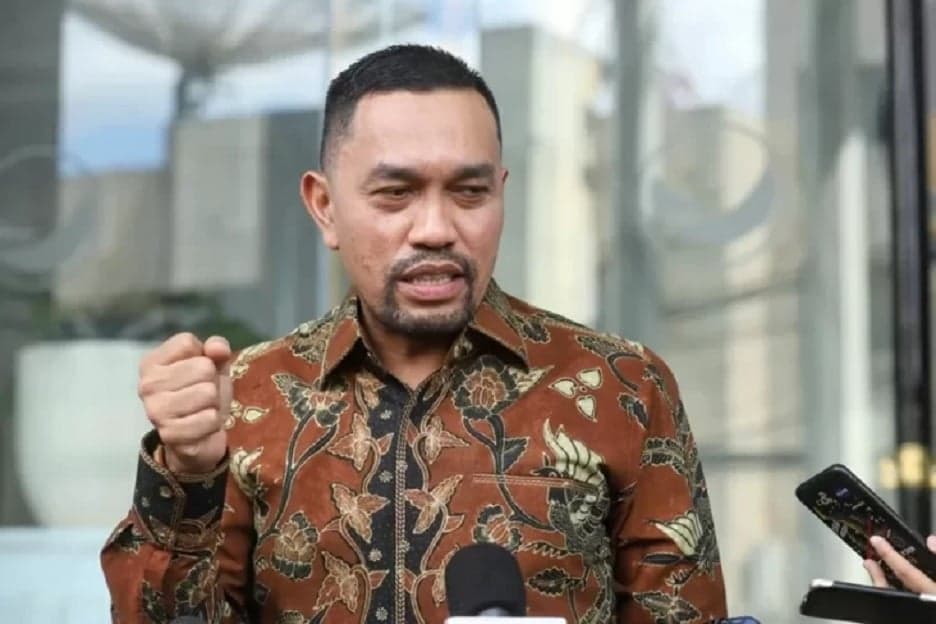 Sahroni: Presiden dan Kapolri Tegas Larang Polisi Bekingi Koruptor, Anak Buahnya Harus Patuh! Sahroni: Presiden dan Kapolri Tegas Larang Polisi Bekingi Koruptor, Anak Buahnya Harus Patuh!