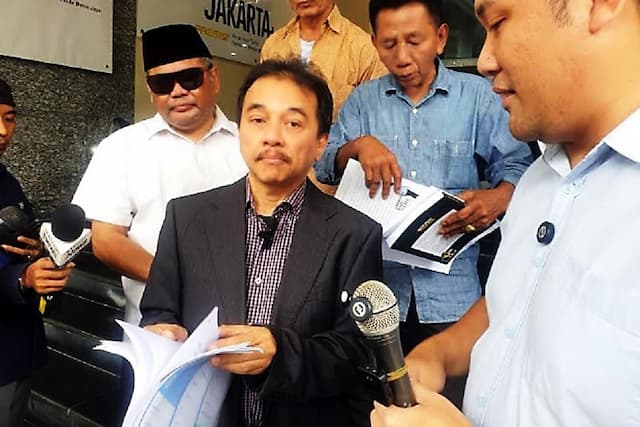 Razman Sebut Kasus Tudingan Ijazah Palsu Jokowi Segera P21, Begini Respons Roy Suryo Razman Sebut Kasus Tudingan Ijazah Palsu Jokowi Segera P21, Begini Respons Roy Suryo