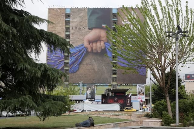 Iran Ancam Sistem Perizinan untuk Kabel Internet yang Melintasi Selat Hormuz Iran Ancam Sistem Perizinan untuk Kabel Internet yang Melintasi Selat Hormuz