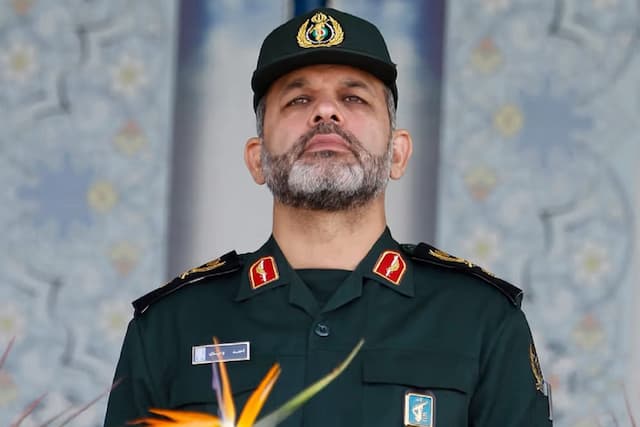 Negosiasi dengan AS Genting, Jenderal Top Iran Ini Rebut Posisi Dekat Mojtaba Khamenei Negosiasi dengan AS Genting, Jenderal Top Iran Ini Rebut Posisi Dekat Mojtaba Khamenei