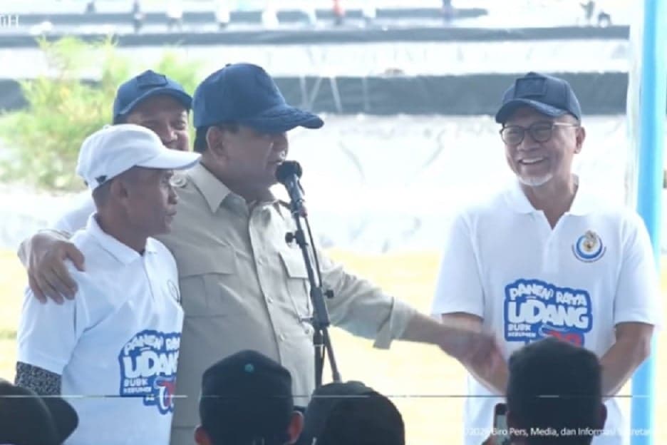 Prabowo Berkelakar Soal Reshuffle Zulhas usai Salah Sebut Nama Desa di Kebumen Prabowo Berkelakar Soal Reshuffle Zulhas usai Salah Sebut Nama Desa di Kebumen
