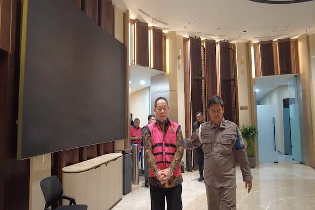 Kejagung Tetapkan Tersangka Baru Korupsi Izin Tambang Bauksit, ASN Ditjen Minerba Ditahan Kejagung Tetapkan Tersangka Baru Korupsi Izin Tambang Bauksit, ASN Ditjen Minerba Ditahan
