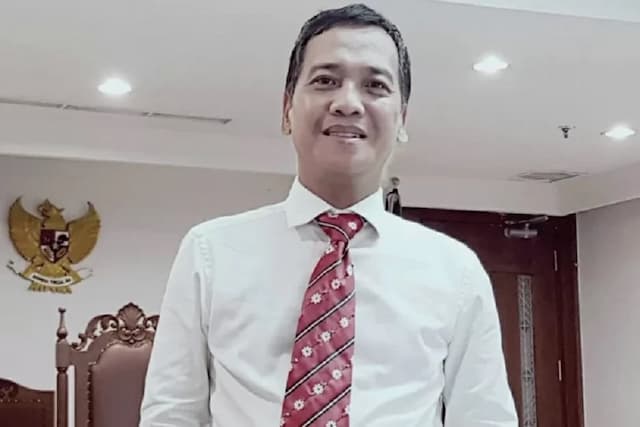 Menggugat Ilusi Kapitalisme Negara Menggugat Ilusi Kapitalisme Negara