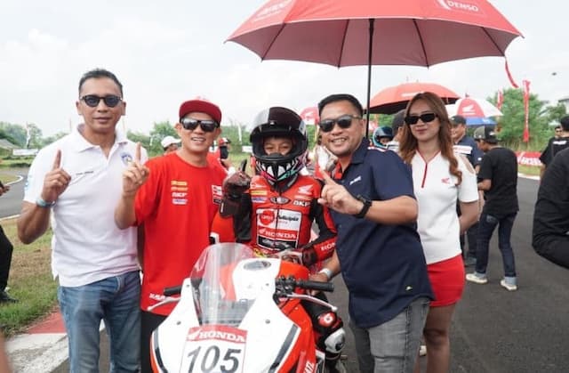 Pembalap Cilik Agam Abdillah Curi Perhatian di Astra Honda Dream Cup 2026 Tasikmalaya Pembalap Cilik Agam Abdillah Curi Perhatian di Astra Honda Dream Cup 2026 Tasikmalaya