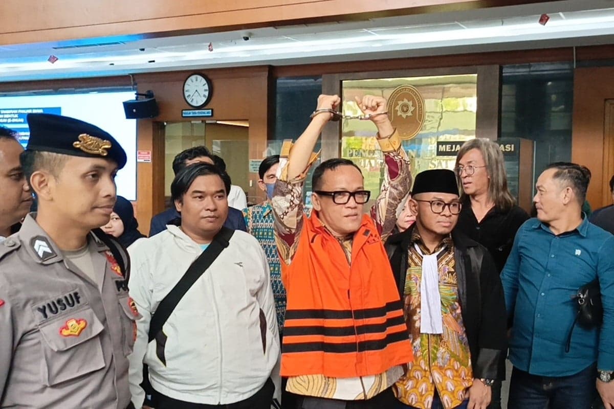 Bacakan Pleidoi Pribadi, Noel: Jujur, Saya Mengaku Salah Bacakan Pleidoi Pribadi, Noel: Jujur, Saya Mengaku Salah
