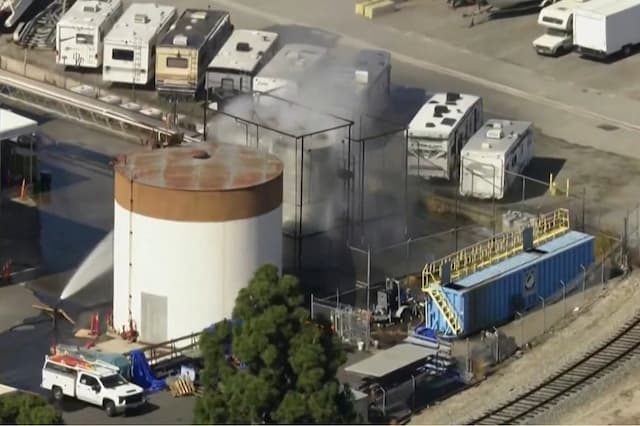 Tangki Bahan Kimia Bocor di California, 40.000 Warga Terpaksa Mengungsi Tangki Bahan Kimia Bocor di California, 40.000 Warga Terpaksa Mengungsi
