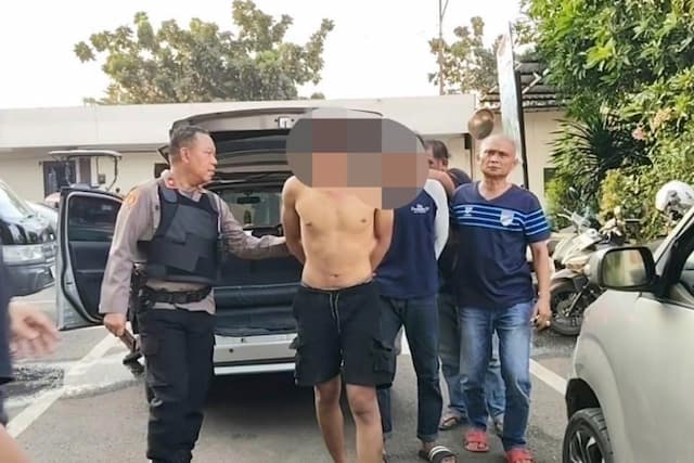 Sadis! Geng Motor Bacok 2 Pengendara Motor di Flyover Cibodas Tangerang Sadis! Geng Motor Bacok 2 Pengendara Motor di Flyover Cibodas Tangerang