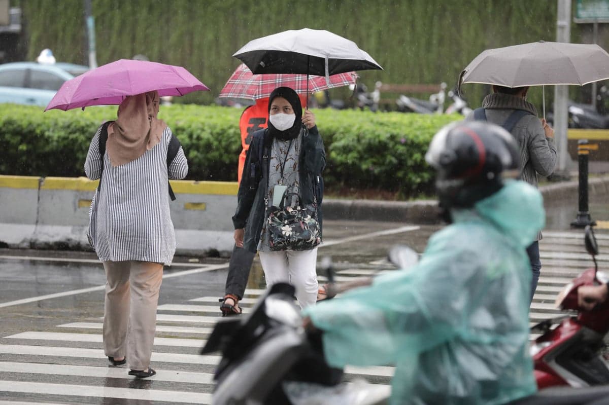 Prakiraan Cuaca Jakarta Hari Ini: Hujan Sore hingga Malam Prakiraan Cuaca Jakarta Hari Ini: Hujan Sore hingga Malam