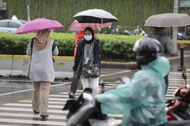 Prakiraan Cuaca Jakarta Hari Ini: Hujan Sore hingga Malam Prakiraan Cuaca Jakarta Hari Ini: Hujan Sore hingga Malam