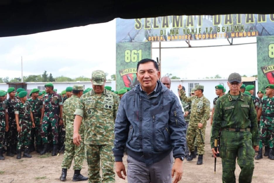 Kunjungi Yonif TP 861, Sjafrie Minta Prajurit TNI Jaga Hubungan Baik dengan Warga Papua Kunjungi Yonif TP 861, Sjafrie Minta Prajurit TNI Jaga Hubungan Baik dengan Warga Papua