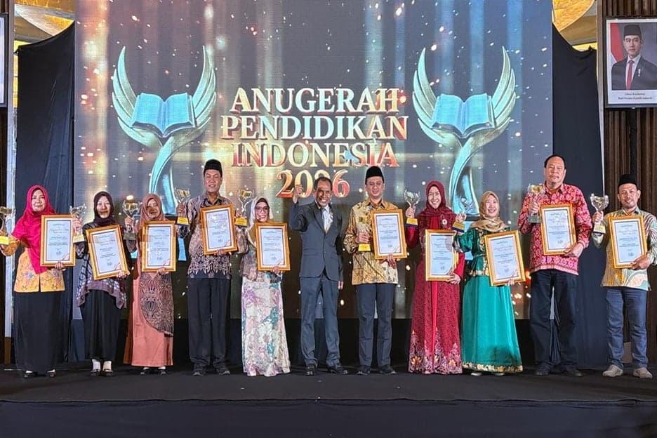 Ponpes Darul Amanah Kendal Raih Penghargaan Digitalisasi Pesantren Terbaik di Indonesia Ponpes Darul Amanah Kendal Raih Penghargaan Digitalisasi Pesantren Terbaik di Indonesia