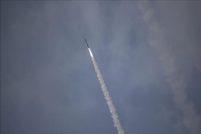 Kim Jong-un Pamer Kekuatan, Tembakkan Beberapa Rudal Balistik Korut Kim Jong-un Pamer Kekuatan, Tembakkan Beberapa Rudal Balistik Korut
